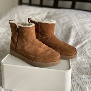 UGG Women’s Classic Zip Wool Lined Suede Mini Boots - Size 8